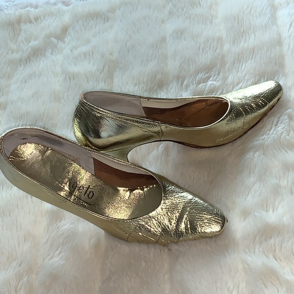 Vintage metallic gold leather pointed toe pumps 7 - Picture 9 of 15